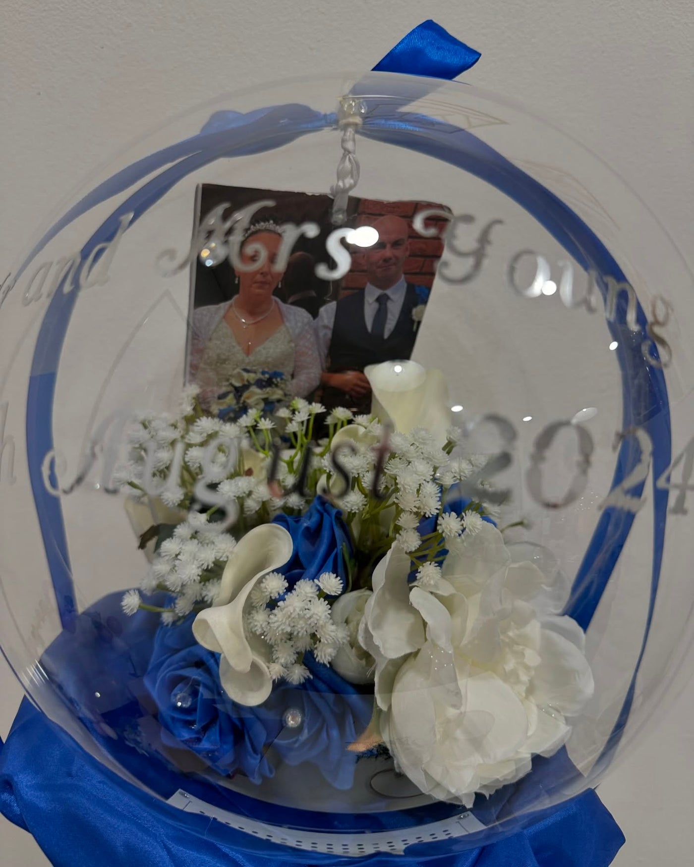 Happy Anniversary bouquet and Photo Bobo Balloon