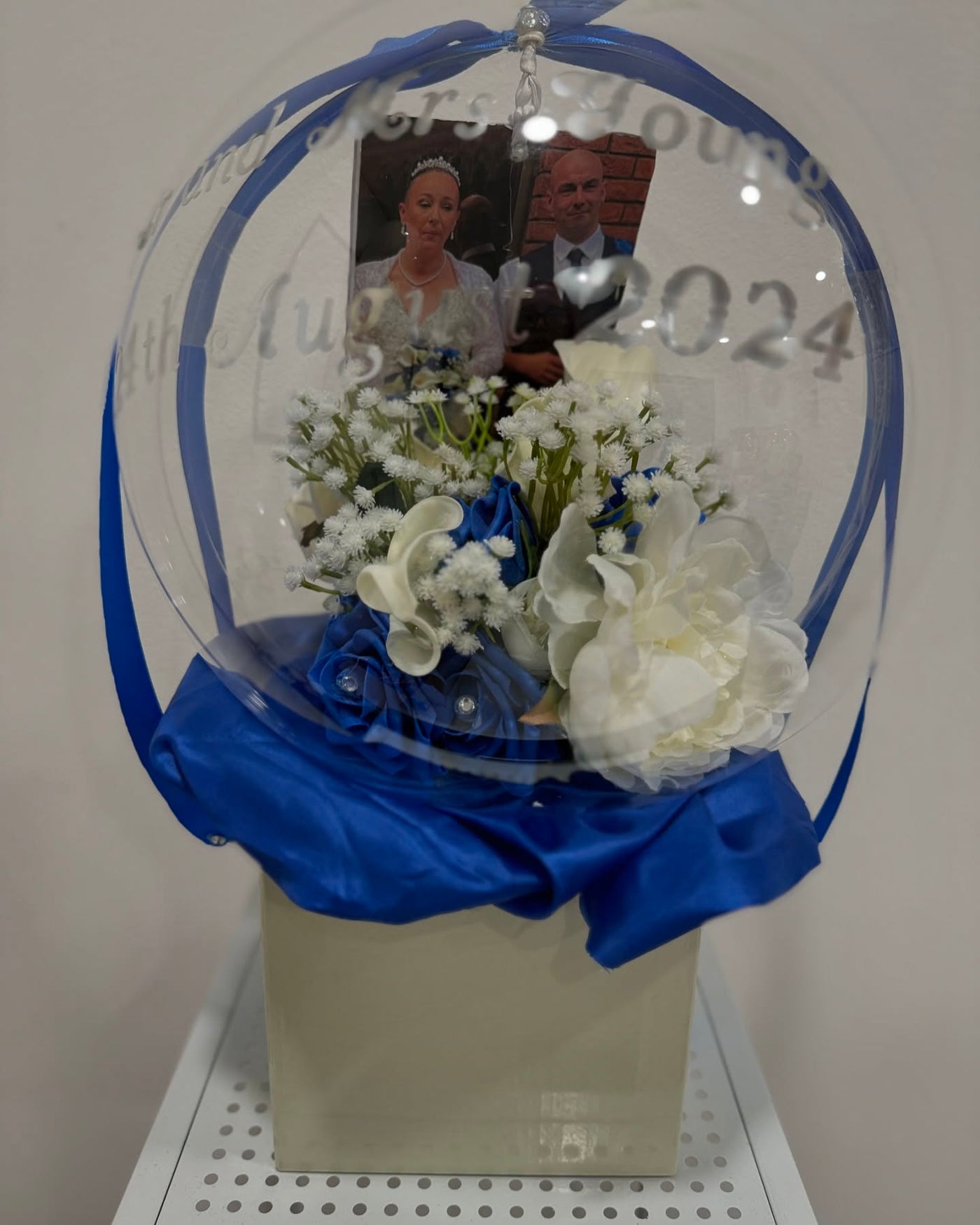 Happy Anniversary bouquet and Photo Bobo Balloon